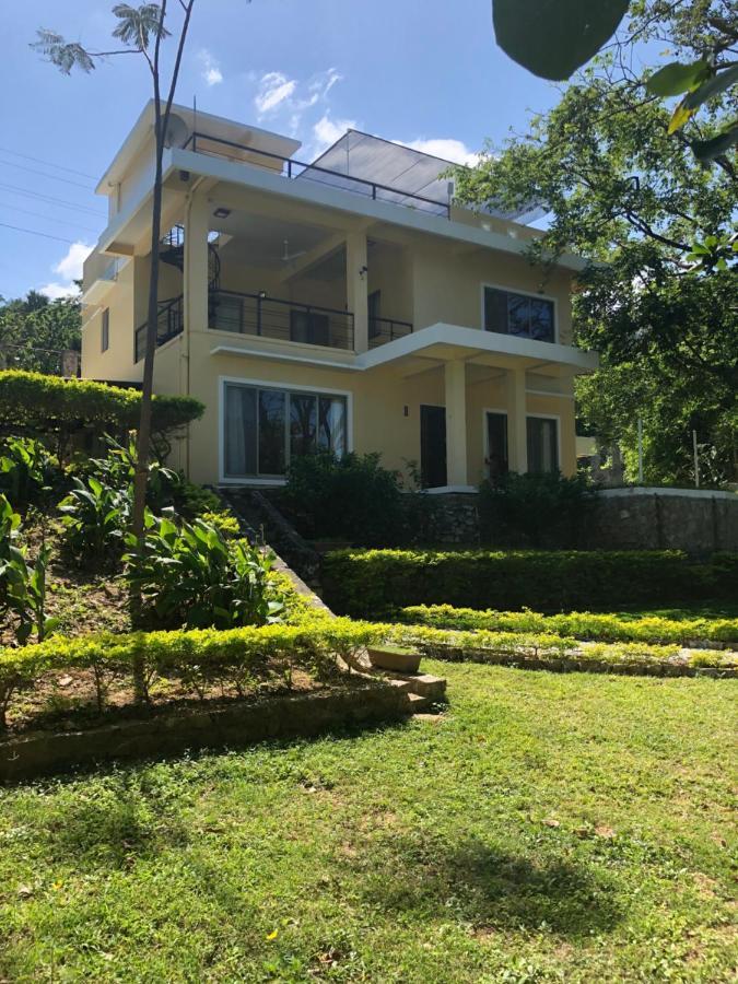 Amami Beachfront Villa With Private Beach Puerto Galera Exterior foto