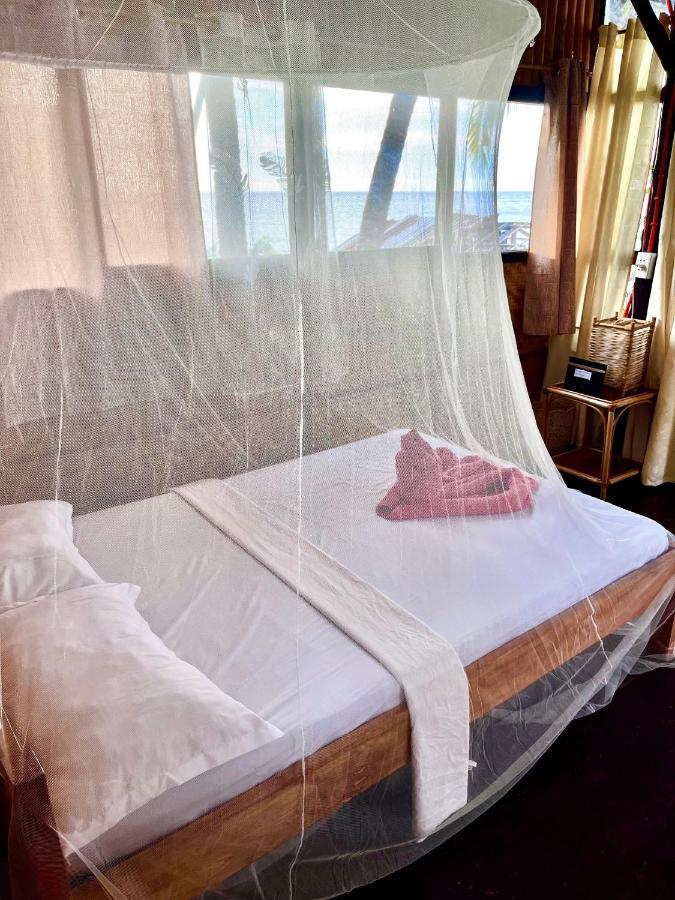 Amami Beachfront Villa With Private Beach Puerto Galera Exterior foto