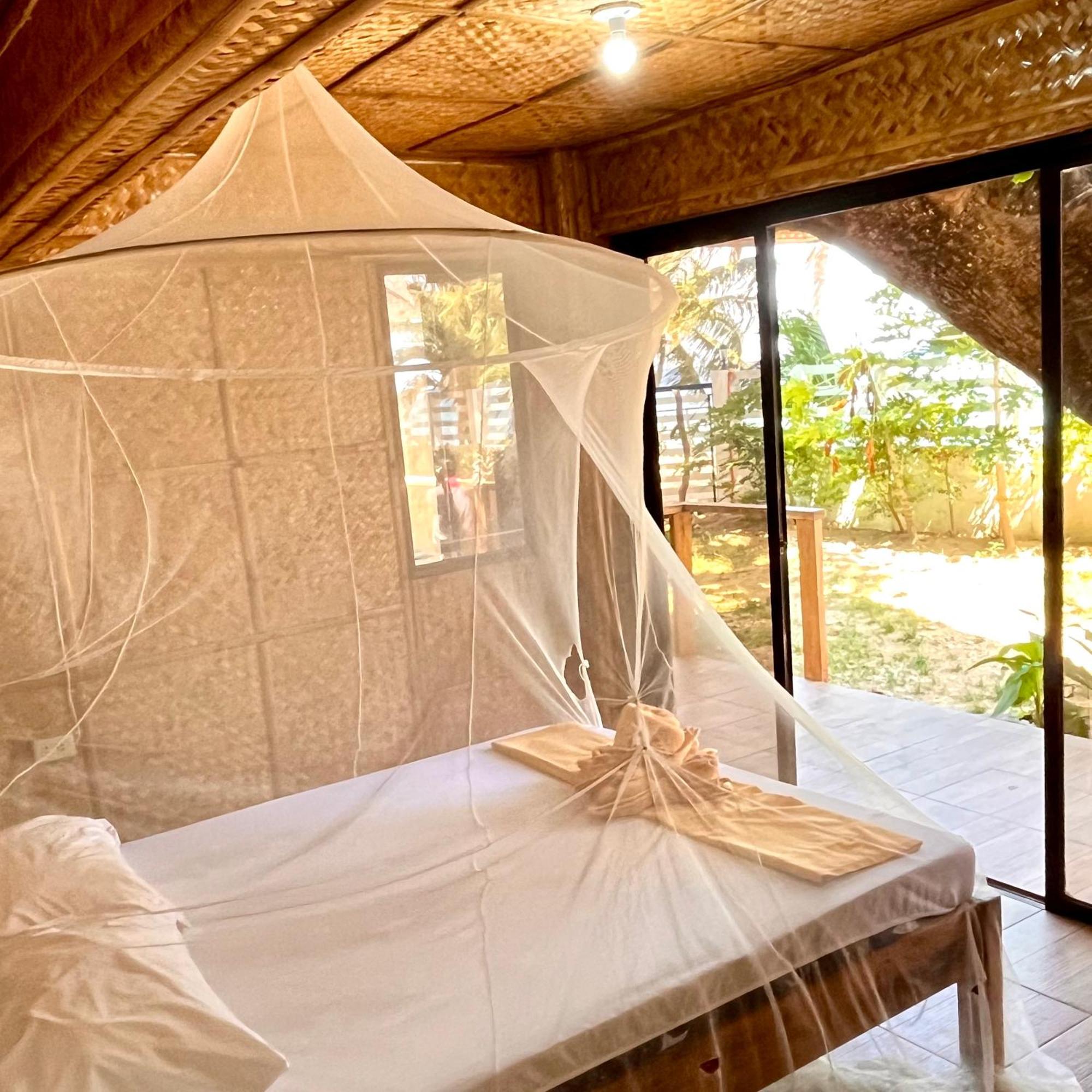 Amami Beachfront Villa With Private Beach Puerto Galera Exterior foto